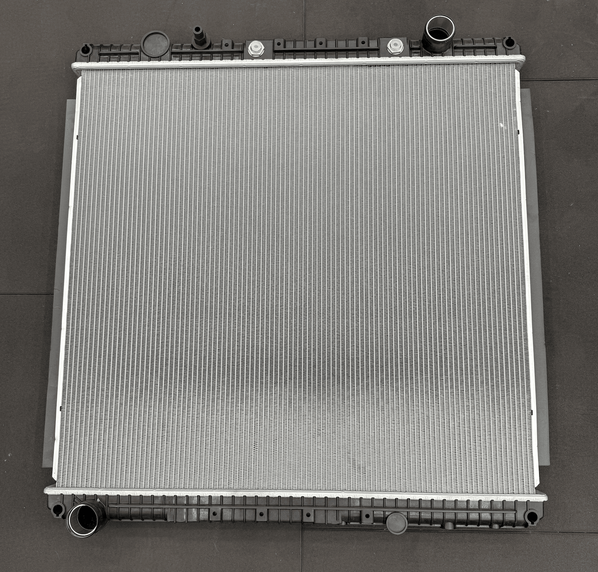 Radiator Compatible with Freightliner Cascadia 113/125 (2012-2017), M2 112 (2012-2016) image